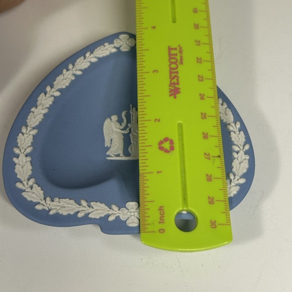 Vintage light blue English Wedgwood Jasperware Heart Shaped Dish 4.5" - Picture 4 of 5